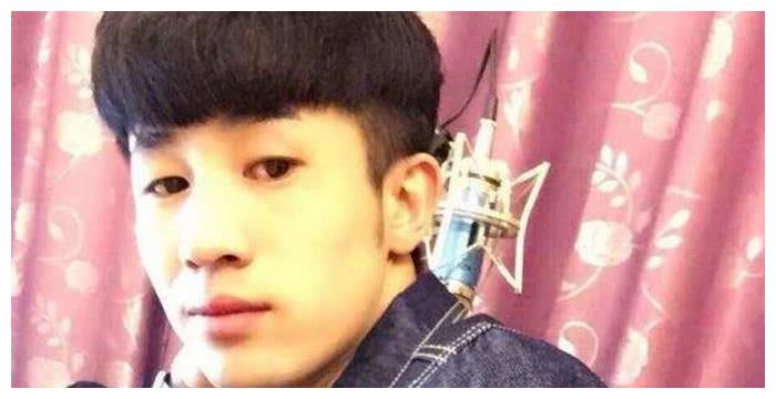 С͸¶F(xin)󡰠BؚwoW(wng)ѣôĹ