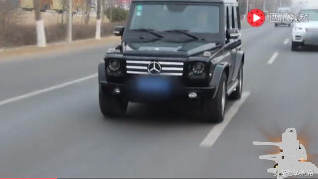 小孩誤劃奧迪，車主毆打孕婦，社會大哥正義出擊怒砸豪車替天行道
